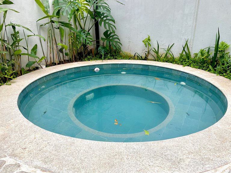 Leblon Studio - View of the Christ, pool and gym